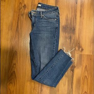 Levi’s 711 Skinny Ankle Jeans (Size 26)